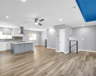 2621 E 20th - Photo Thumbnail 2