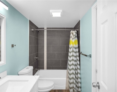 2621 E 20th - Photo Thumbnail 18