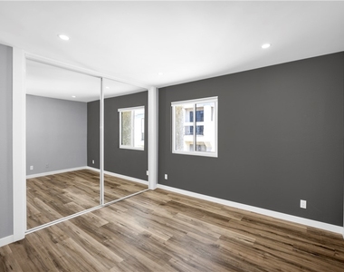 2621 E 20th - Photo Thumbnail 15