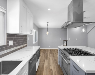 2621 E 20th - Photo Thumbnail 5
