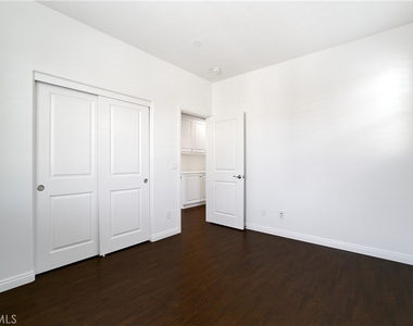 350 Catalina Way - Photo Thumbnail 37