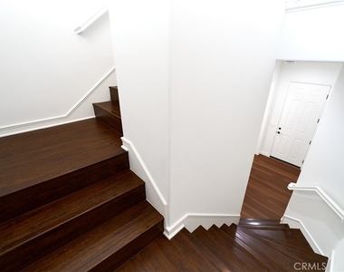350 Catalina Way - Photo Thumbnail 10