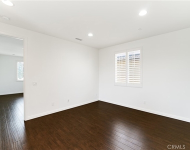 350 Catalina Way - Photo Thumbnail 15
