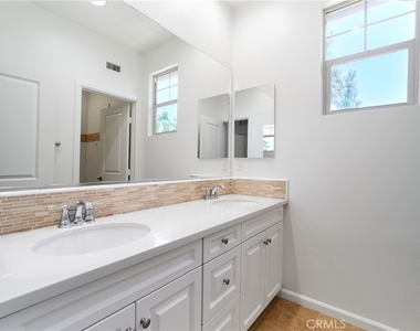 350 Catalina Way - Photo Thumbnail 27