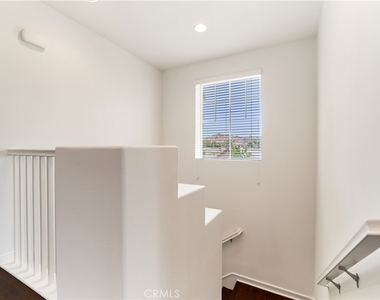350 Catalina Way - Photo Thumbnail 12