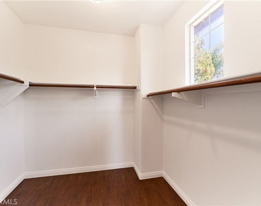 350 Catalina Way - Photo Thumbnail 18