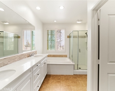 350 Catalina Way - Photo Thumbnail 19
