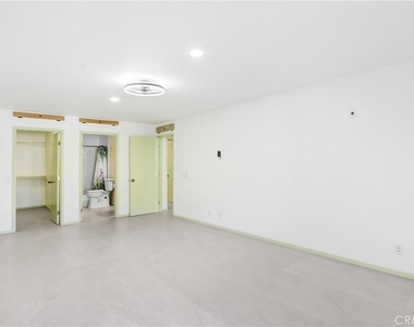 8338 Regents Road - Photo Thumbnail 12