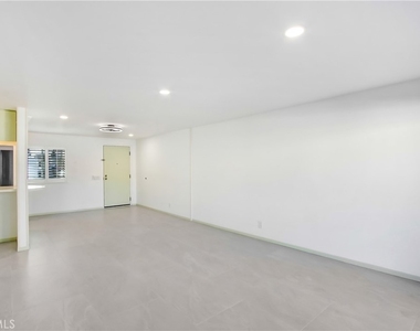 8338 Regents Road - Photo Thumbnail 4