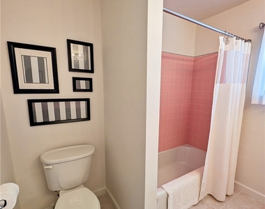 572 Harloe Avenue - Photo Thumbnail 9