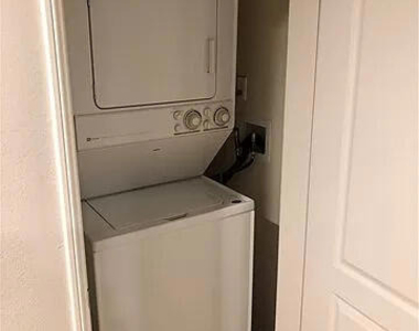 4170 Fair Avenue - Photo Thumbnail 7
