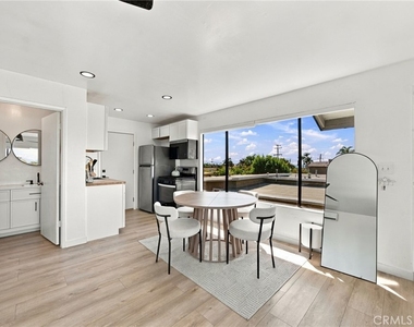 141 W Avenida Alessandro - Photo Thumbnail 2