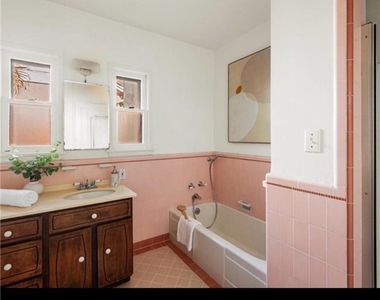 1563 Valencia - Photo Thumbnail 6