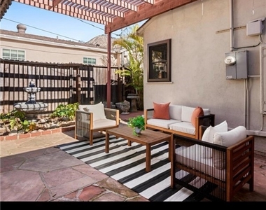 1563 Valencia - Photo Thumbnail 11