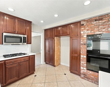 28172 Bluebell Drive - Photo Thumbnail 7