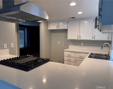 1271 Dunham Lane - Photo Thumbnail 6