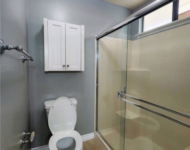 1271 Dunham Lane - Photo Thumbnail 14