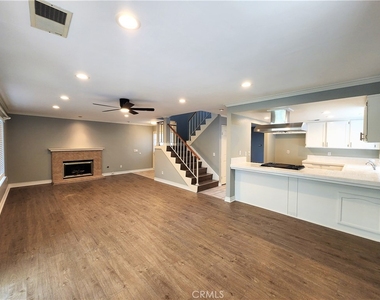 1271 Dunham Lane - Photo Thumbnail 2