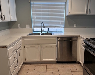 1271 Dunham Lane - Photo Thumbnail 4