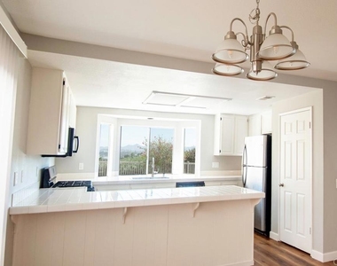 1872 Teakwood Way - Photo Thumbnail 6