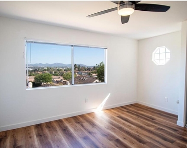 1872 Teakwood Way - Photo Thumbnail 10