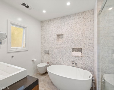 744 Oak - Photo Thumbnail 18