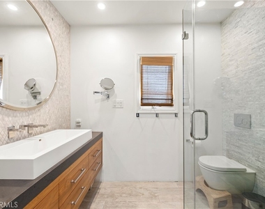 744 Oak - Photo Thumbnail 21