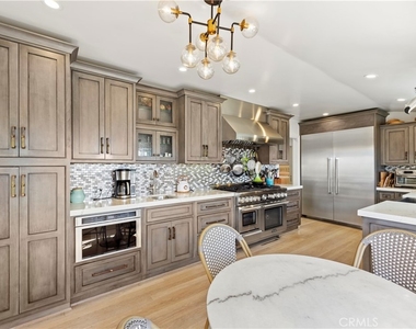 744 Oak - Photo Thumbnail 4