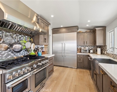 744 Oak - Photo Thumbnail 7
