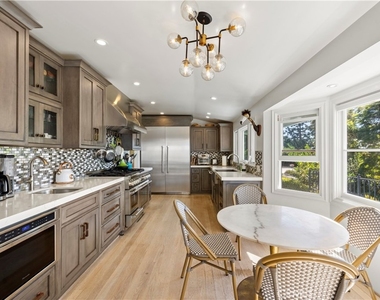 744 Oak - Photo Thumbnail 6