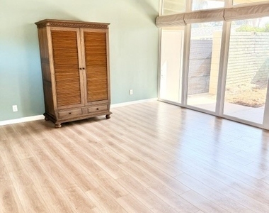 6788 Fig Street - Photo Thumbnail 11