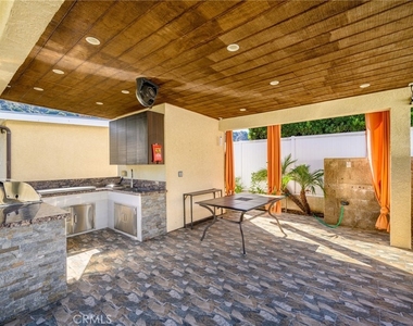 2225 E Glenoaks Boulevard - Photo Thumbnail 35