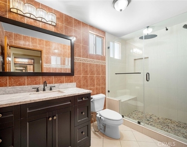 2225 E Glenoaks Boulevard - Photo Thumbnail 20