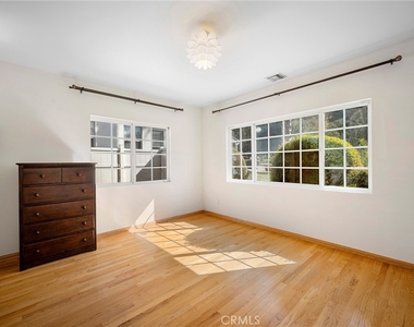 2225 E Glenoaks Boulevard - Photo Thumbnail 21