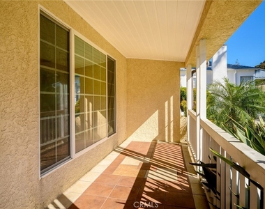 2225 E Glenoaks Boulevard - Photo Thumbnail 41