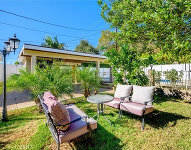 2225 E Glenoaks Boulevard - Photo Thumbnail 30