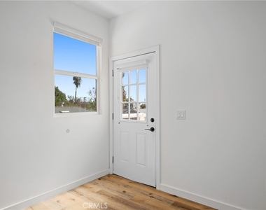 1823 Jackson Street - Photo Thumbnail 3