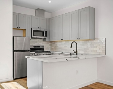 1823 Jackson Street - Photo Thumbnail 8