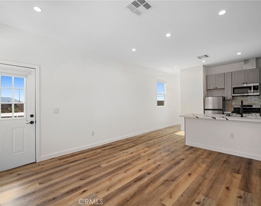 1823 Jackson Street - Photo Thumbnail 5