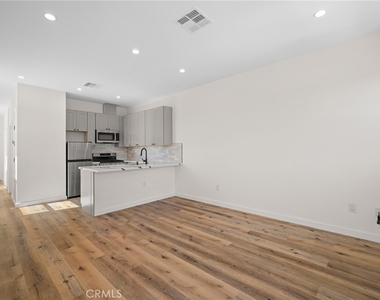 1823 Jackson Street - Photo Thumbnail 4