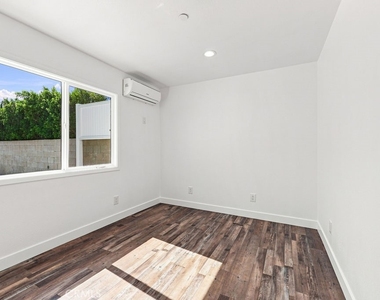 11919 Burton Street - Photo Thumbnail 3