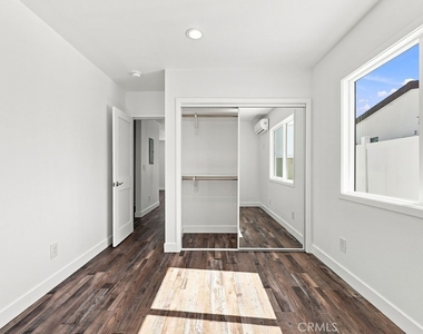 11919 Burton Street - Photo Thumbnail 4