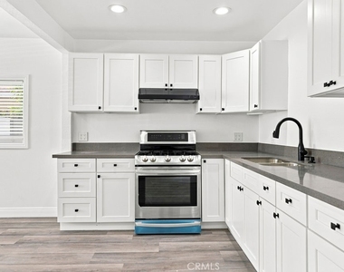 11917 Burton Street - Photo Thumbnail 4