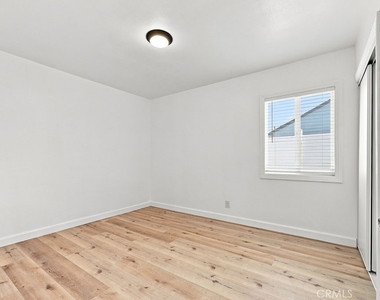 11917 Burton Street - Photo Thumbnail 5