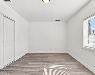 11917 Burton Street - Photo Thumbnail 7