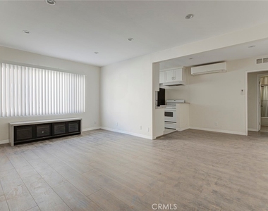 10204 Tujunga Canyon Boulevard - Photo Thumbnail 5
