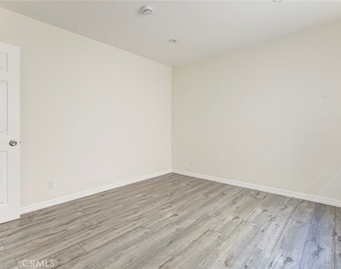 10204 Tujunga Canyon Boulevard - Photo Thumbnail 19