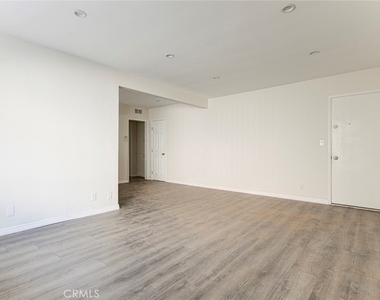 10204 Tujunga Canyon Boulevard - Photo Thumbnail 7