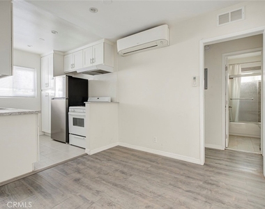 10204 Tujunga Canyon Boulevard - Photo Thumbnail 9