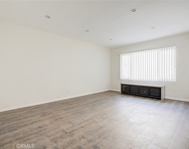 10204 Tujunga Canyon Boulevard - Photo Thumbnail 6